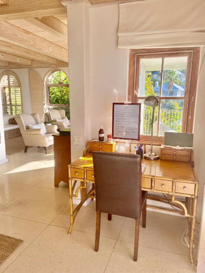 Villa Del Mar - "Luxurious En-Suite Bedroom With Lounge And Stunning Sea View Balcony In Bantry Bay" Кейптаун Екстериор снимка