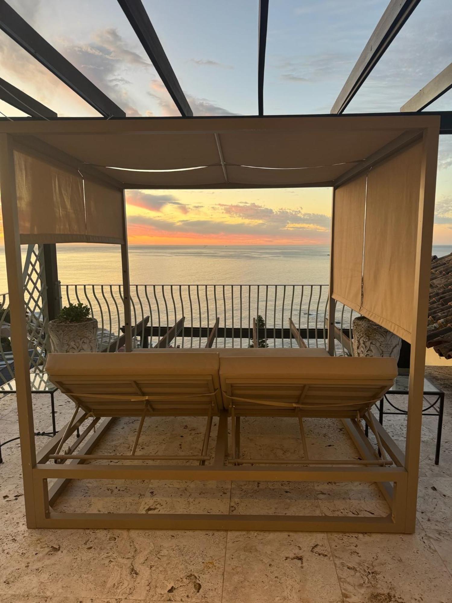 Villa Del Mar - "Luxurious En-Suite Bedroom With Lounge And Stunning Sea View Balcony In Bantry Bay" Кейптаун Екстериор снимка