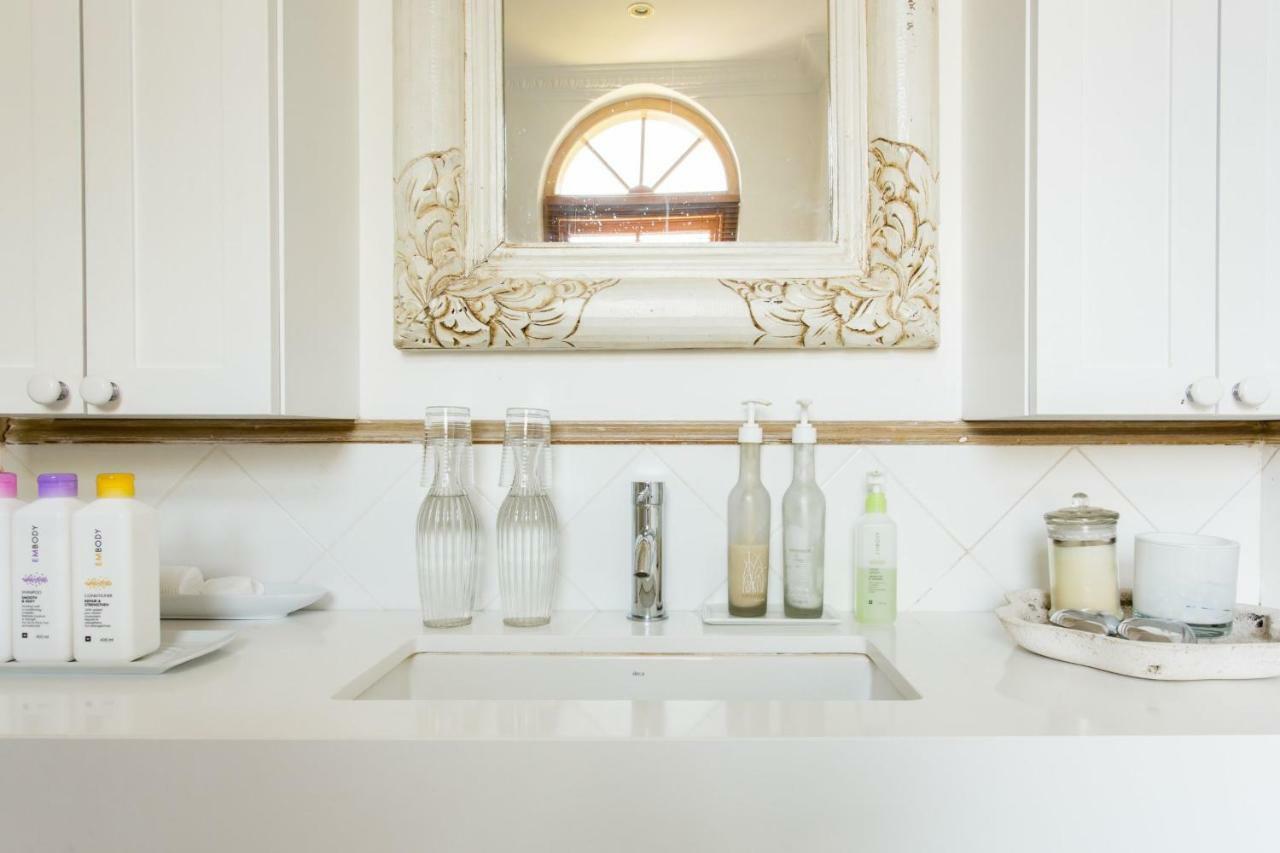 Villa Del Mar - "Luxurious En-Suite Bedroom With Lounge And Stunning Sea View Balcony In Bantry Bay" Кейптаун Екстериор снимка